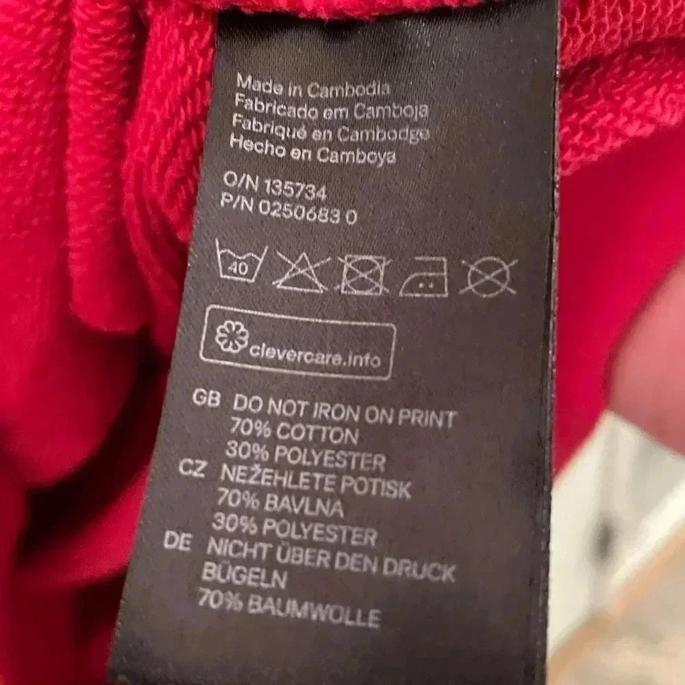 H&M "Play To Win" Red Adult Sweatshirt Sz XL - Picture 5 of 5